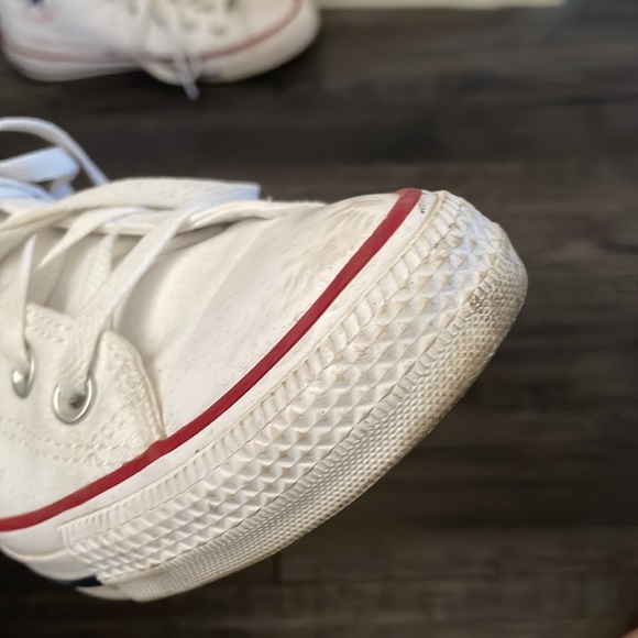 SOLD white converse - Picture 8 of 10